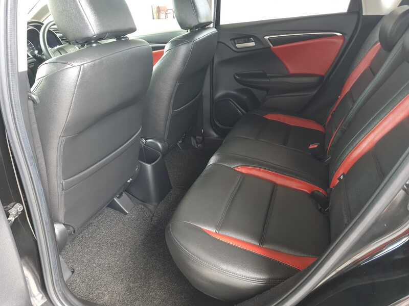 BACK SEAT - BLACK FIT - SNP9728A - 2APR24 - 800X600